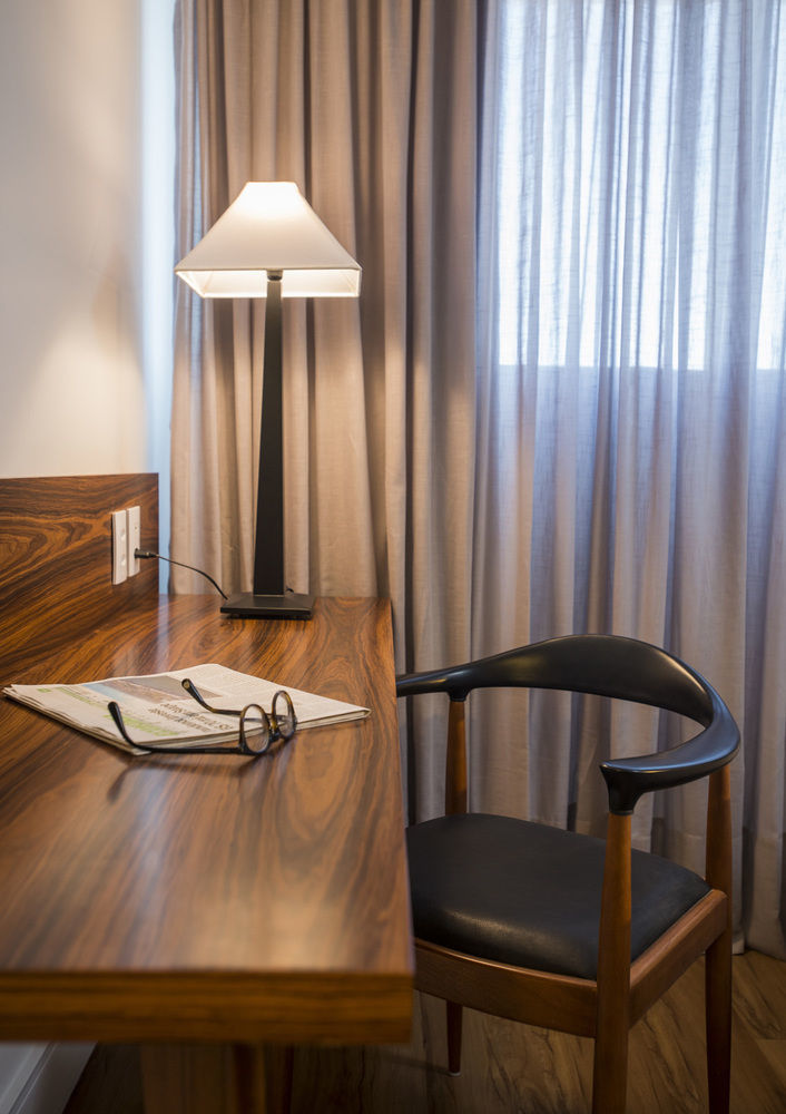 Hotel Luzeiros Ресифи Экстерьер фото A room at the hotel